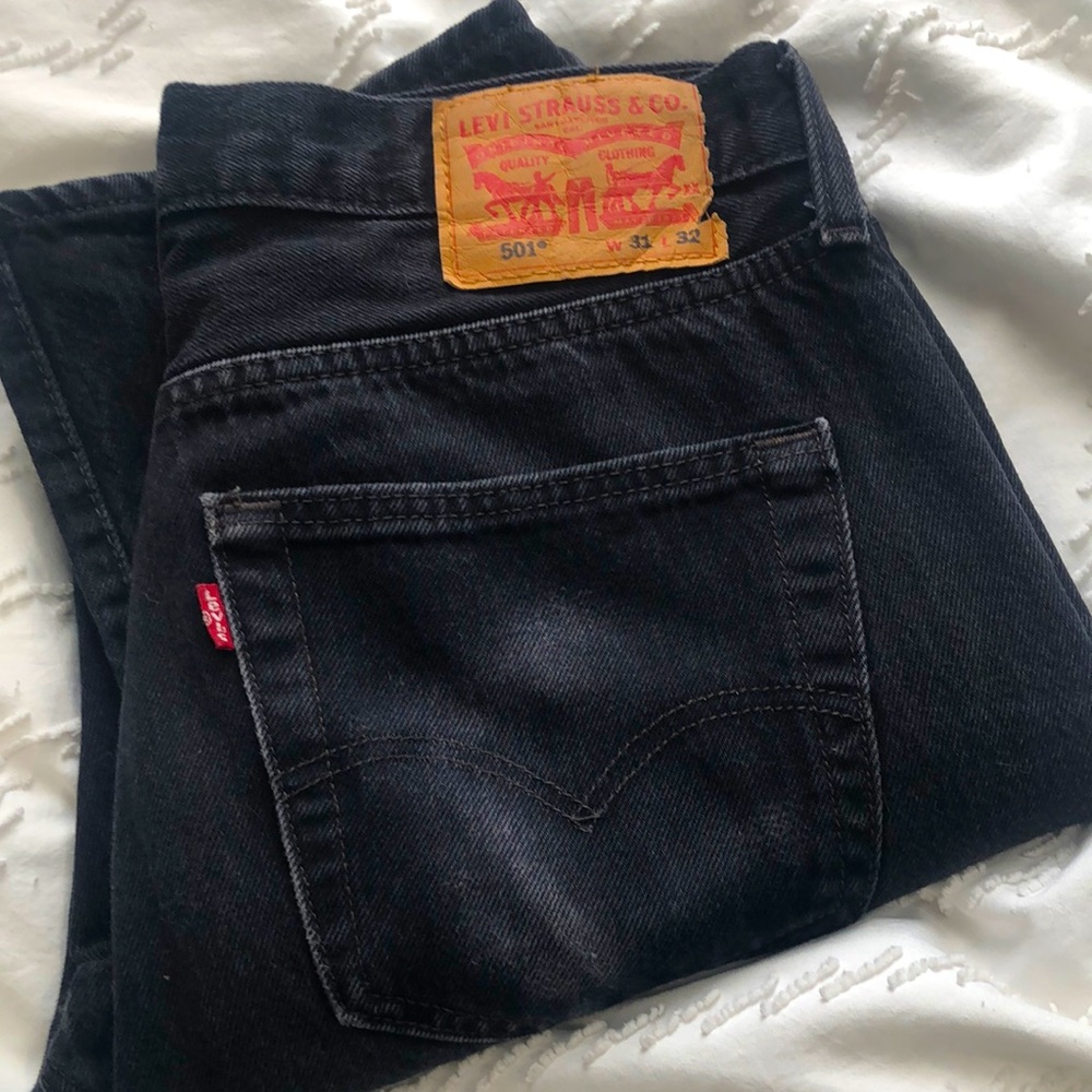 Authentic Levi’s Mid-Rise 501 Button-Fly Vintage Jeans